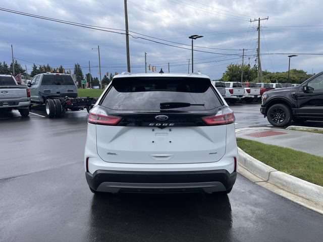 Certified 2024 Ford Edge SEL w/ Convenience Package AWD/4WD image 4