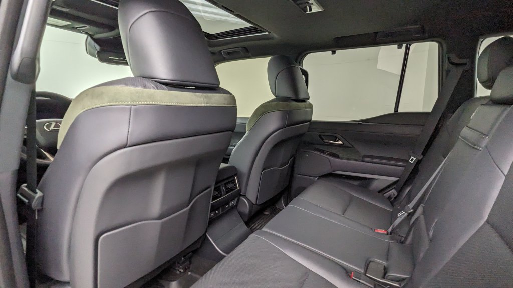 Used 2025 Lexus GX 550 AWD/4WD image 38