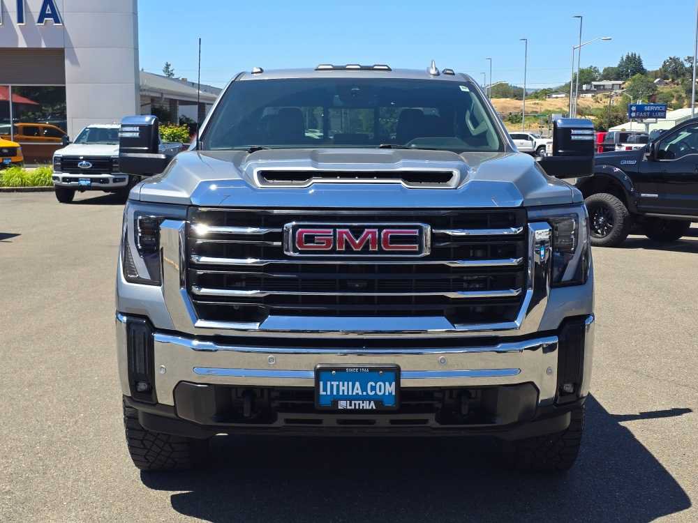 Used 2024 GMC Sierra 2500 SLT w/ SLT Premium Package AWD/4WD image 8