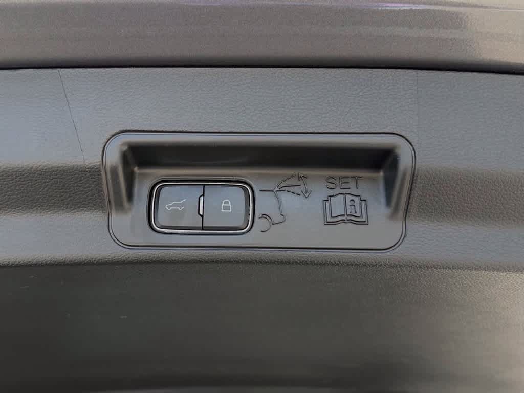 Certified 2025 Ford Explorer ST-Line AWD/4WD image 11