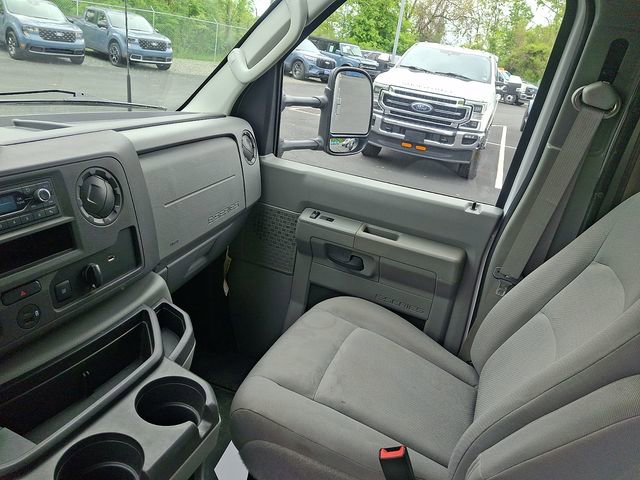 Certified 2023 Ford E-450 and Econoline 450 Super Duty w/ Power Windows & Locks Group RWD image 19