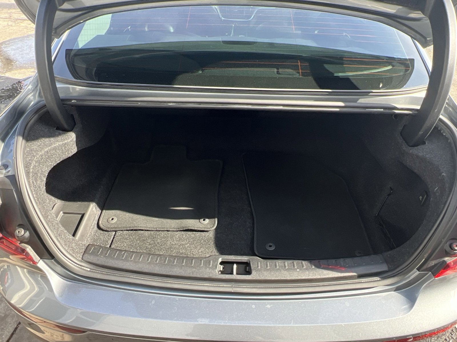 Used 2020 Volvo S60 T6 Momentum image 25