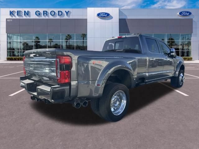 Certified 2023 Ford F450 Platinum w/ FX4 Off-Road Package AWD/4WD image 6