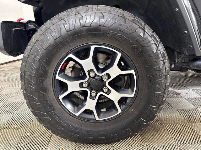 Used 2022 Jeep Wrangler Unlimited Rubicon w/ LED Lighting Group AWD/4WD image 14