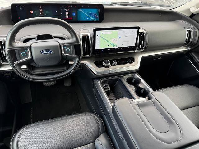 Certified 2025 Ford Expedition Platinum AWD/4WD image 12