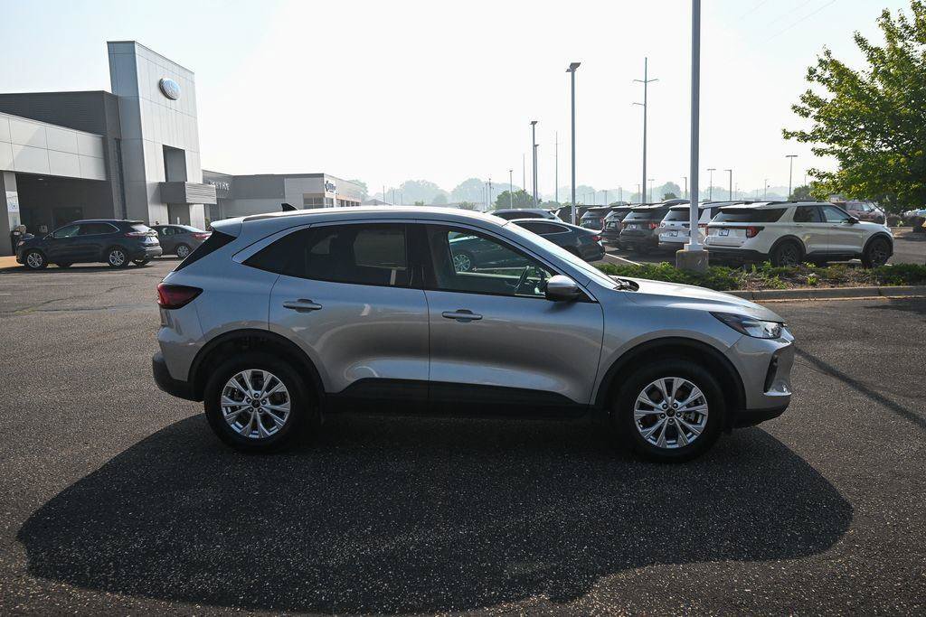 Certified 2023 Ford Escape Active w/ Tech Pack #2 AWD/4WD image 3
