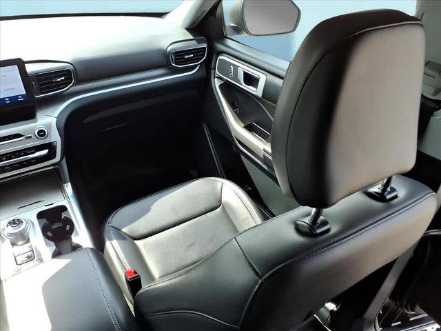 Certified 2022 Ford Explorer XLT w/ Equipment Group 202A image 16