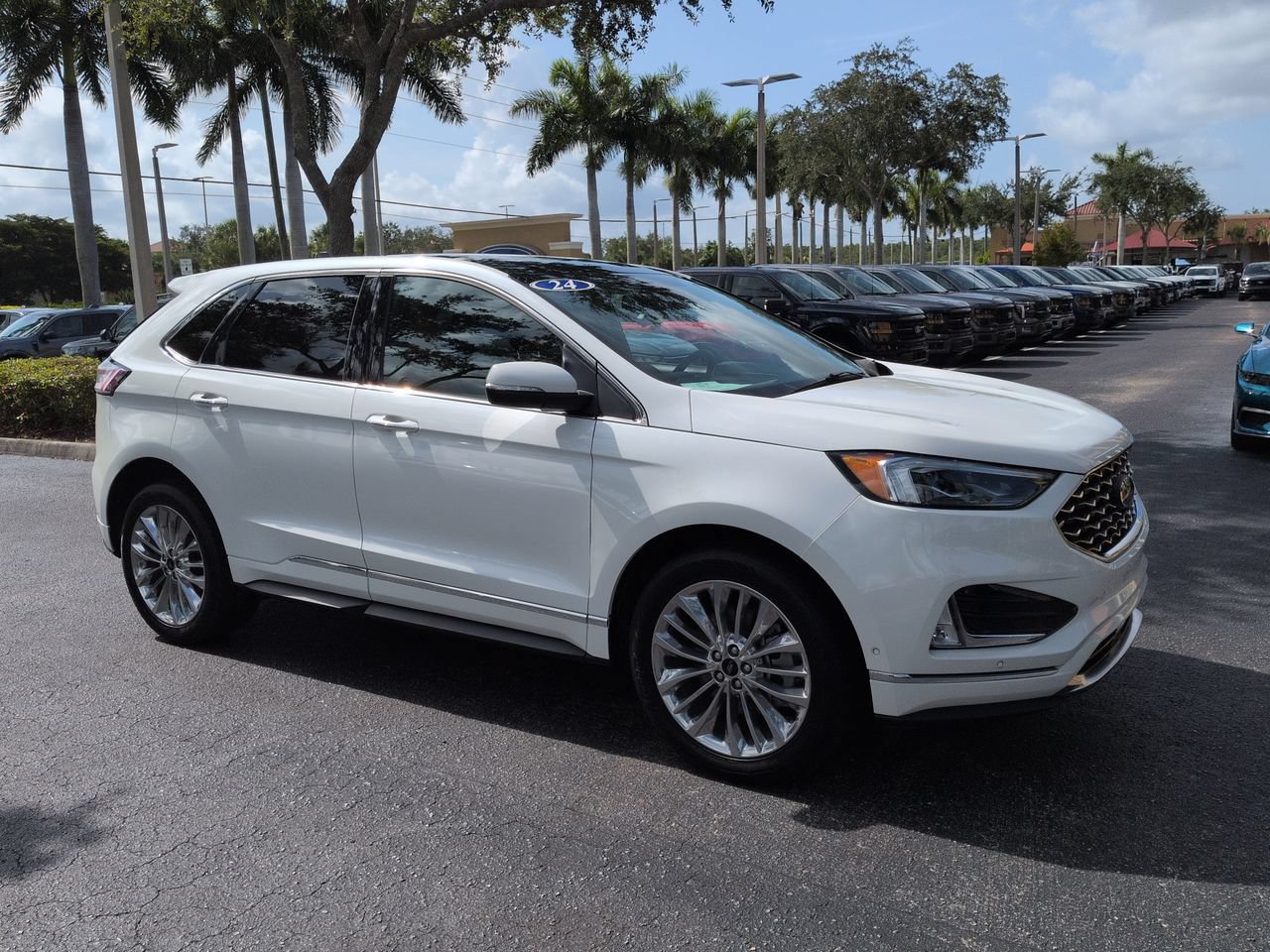 Certified 2024 Ford Edge Titanium w/ Titanium Elite Package AWD/4WD image 2