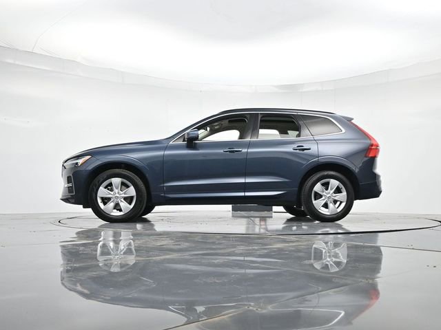 Used 2022 Volvo XC60 B5 Momentum image 36