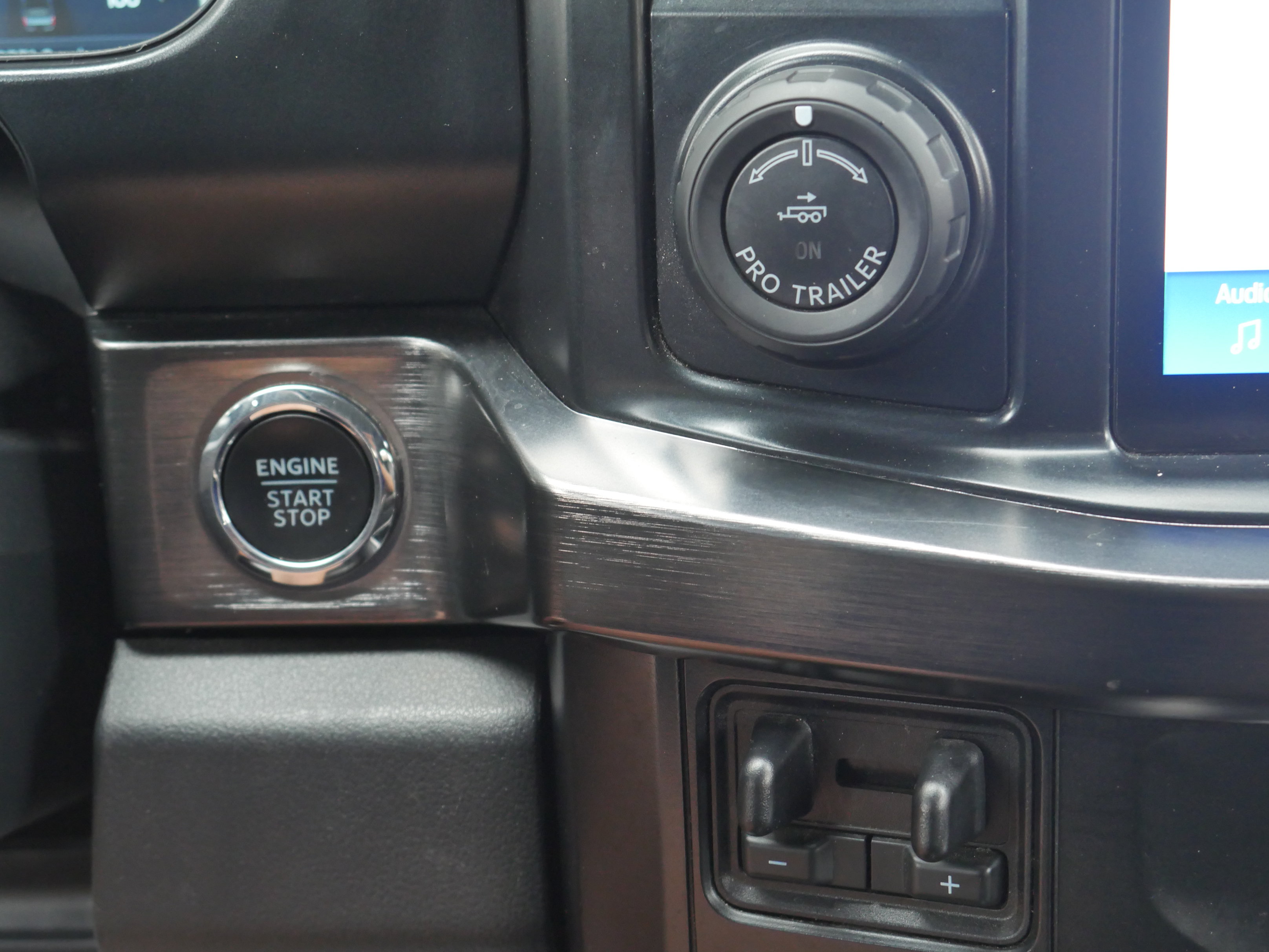 Certified 2024 Ford F350 Lariat w/ Lariat Ultimate Package AWD/4WD image 10