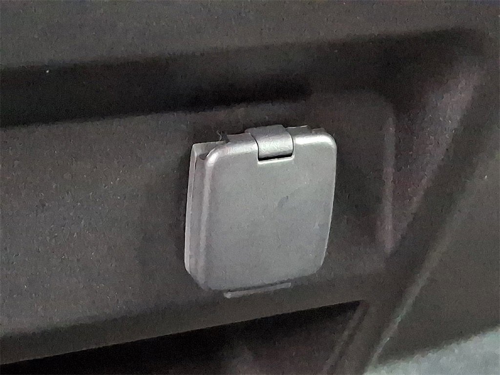 Certified 2019 Ford F150 XLT w/ Equipment Group 302A Luxury image 25