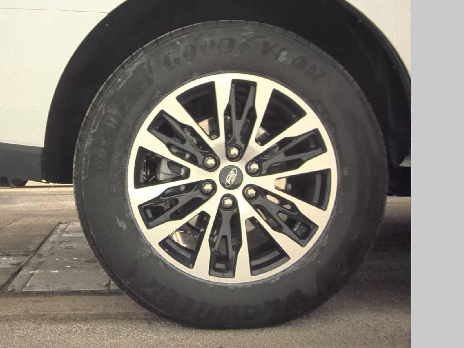 Certified 2025 Ford Expedition Platinum image 10