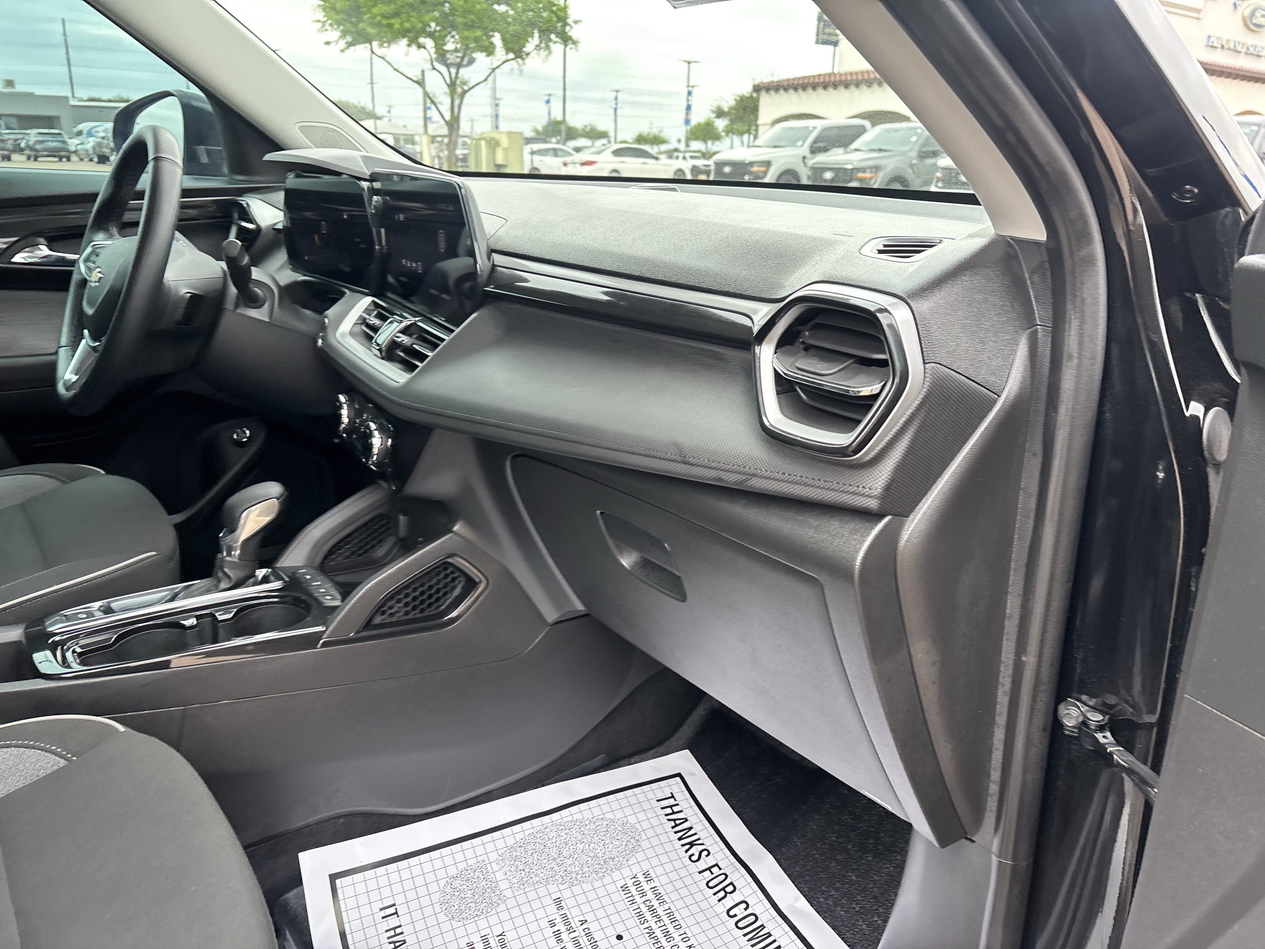 Used 2025 Chevrolet TrailBlazer LT w/ Convenience Package FWD image 25