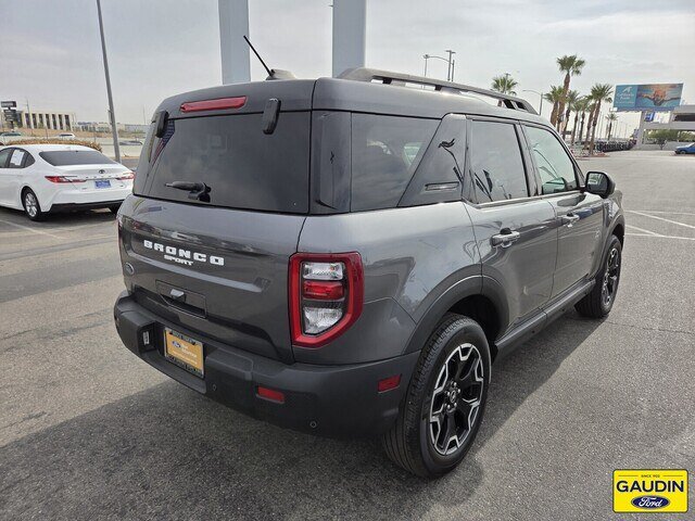 Certified 2025 Ford Bronco Sport Outer Banks w/ Outer Banks Tech Package+ AWD/4WD image 7