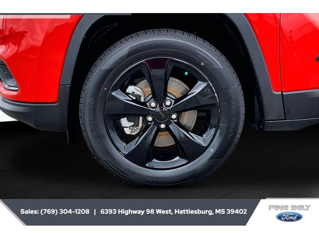 Used 2021 Jeep Cherokee Latitude Plus AWD/4WD image 25
