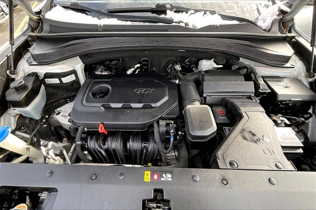 Used 2020 Hyundai Santa Fe SE image 9