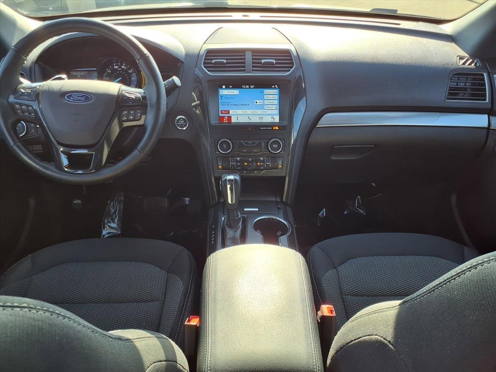 Certified 2018 Ford Explorer XLT w/ Equipment Group 201A image 9