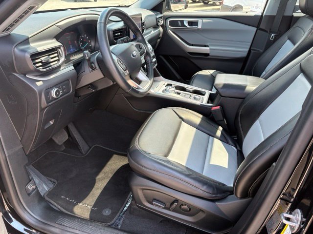 Certified 2022 Ford Explorer XLT w/ Equipment Group 202A AWD/4WD image 16
