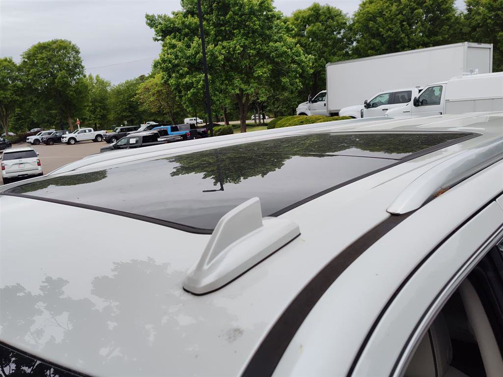 Used 2022 GMC Yukon XL Denali w/ Advanced Technology Package AWD/4WD image 5