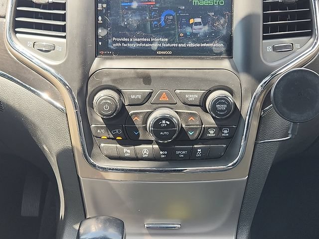 Used 2018 Jeep Grand Cherokee Limited AWD/4WD image 17