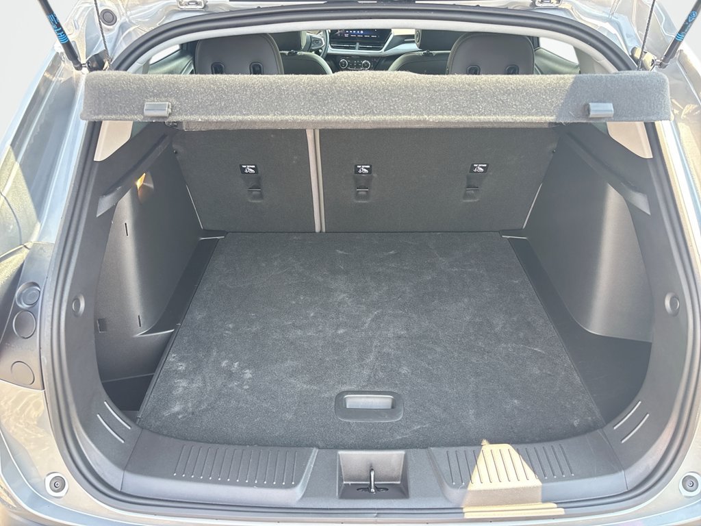 Used 2025 Chevrolet Trax ACTIV w/ Sunroof Package FWD image 10
