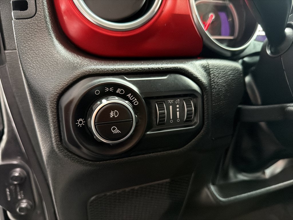 Used 2022 Jeep Gladiator Rubicon w/ LED Lighting Group AWD/4WD image 23