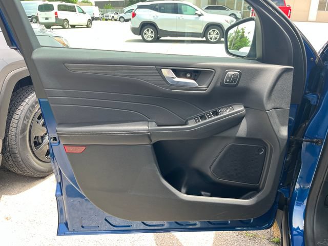 Certified 2023 Ford Escape Platinum FWD image 10