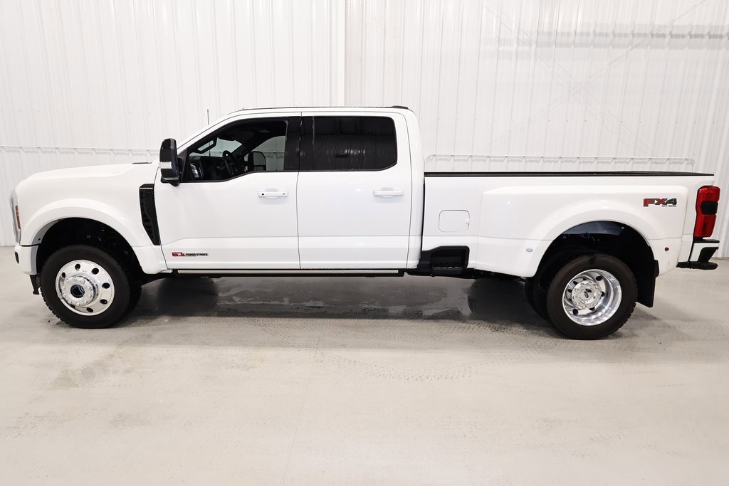 Certified 2025 Ford F450 Platinum w/ FX4 Off-Road Package image 2