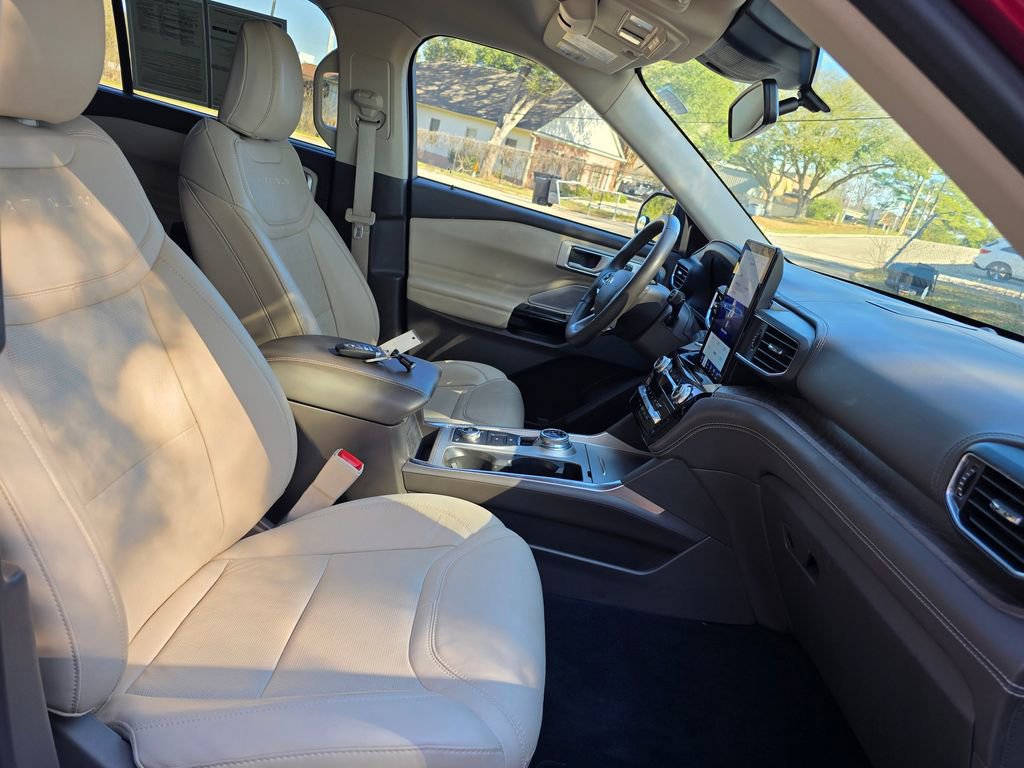 Certified 2022 Ford Explorer Platinum w/ Equipment Group 601A image 68