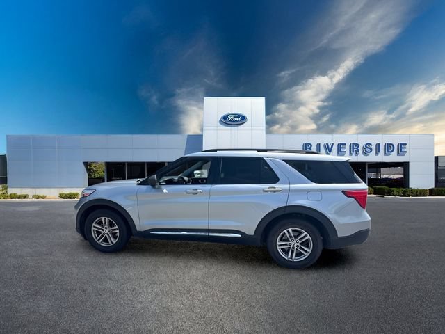 Certified 2023 Ford Explorer XLT w/ Equipment Group 202A RWD image 6