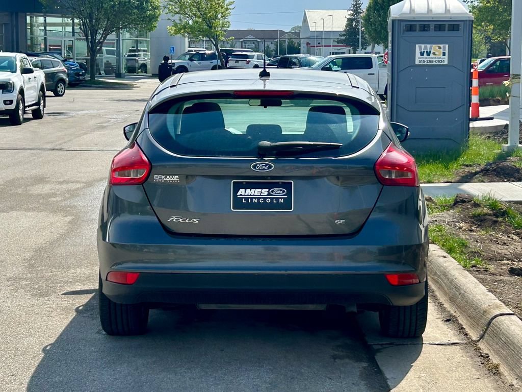 Certified 2017 Ford Focus SE FWD image 4