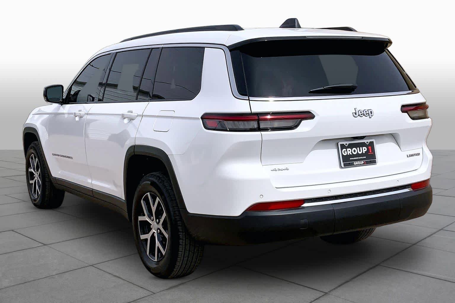Used 2025 Jeep Grand Cherokee L Limited AWD/4WD image 12