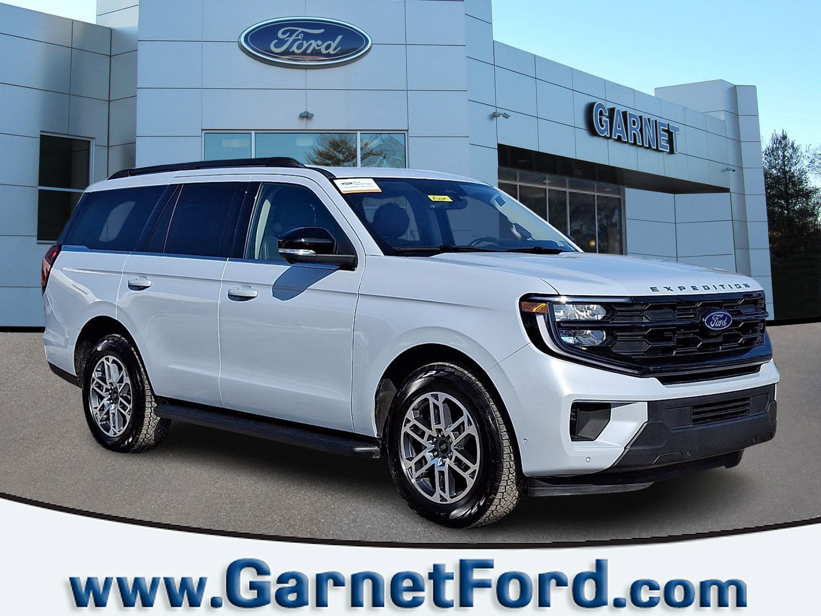Certified 2025 Ford Expedition Active AWD/4WD image 1