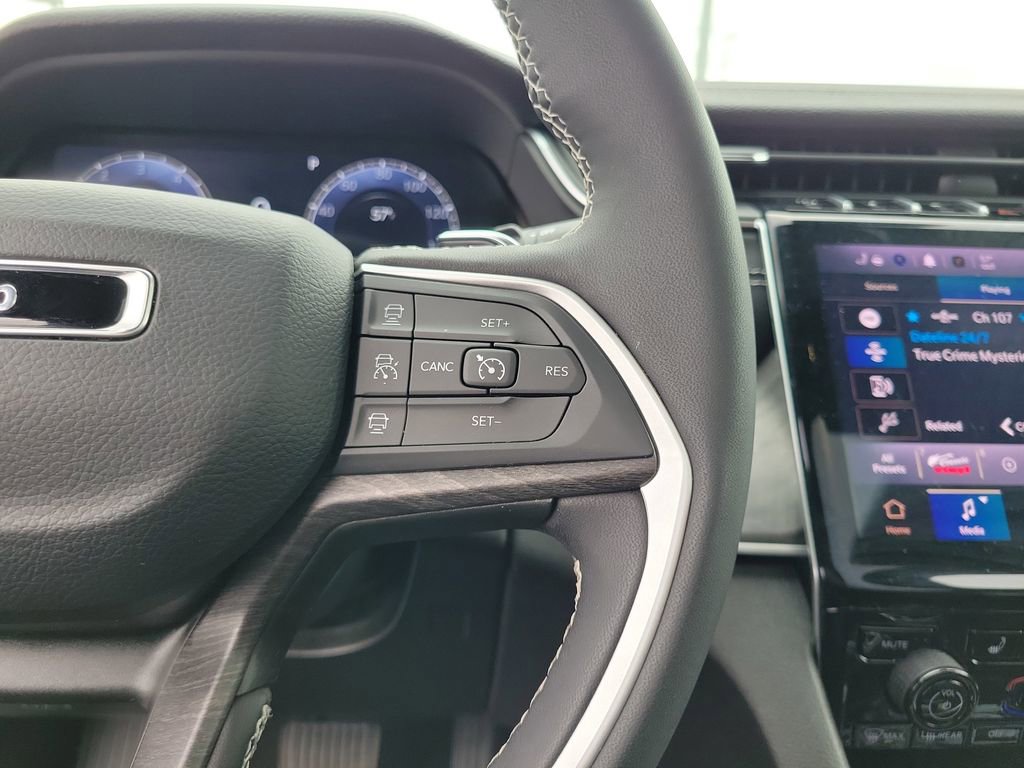 Used 2024 Jeep Grand Cherokee L Limited w/ Luxury Tech Group II AWD/4WD image 25
