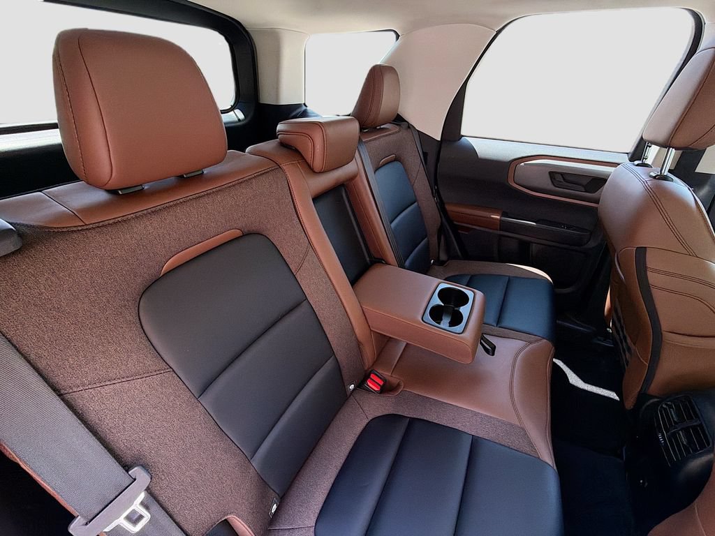 Certified 2025 Ford Bronco Sport Outer Banks w/ Outer Banks Tech Package+ AWD/4WD image 30