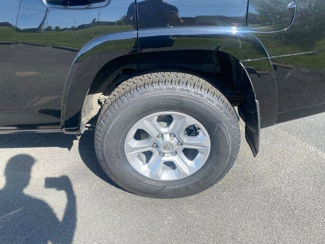 Used 2022 Toyota 4Runner SR5 RWD image 29