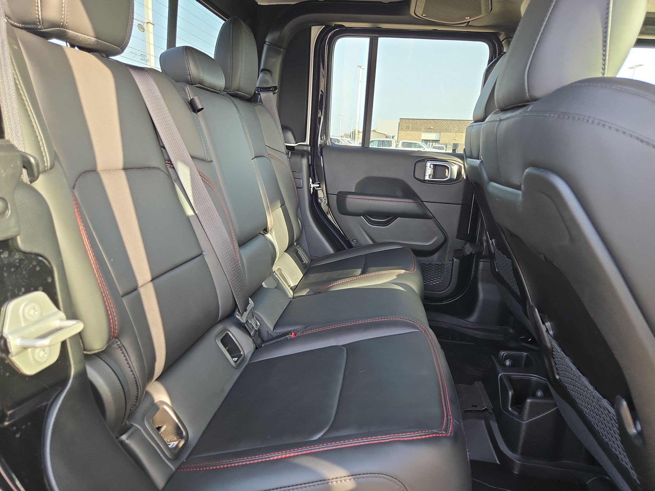 Used 2024 Jeep Gladiator Rubicon AWD/4WD image 32