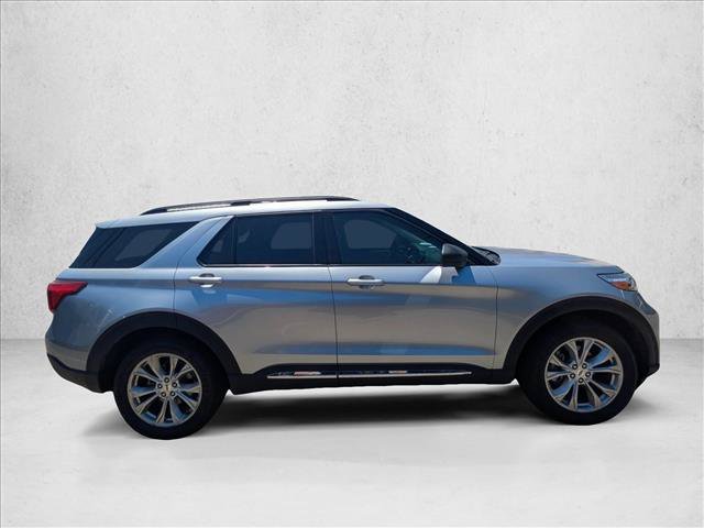 Certified 2020 Ford Explorer XLT w/ Equipment Group 202A AWD/4WD image 4