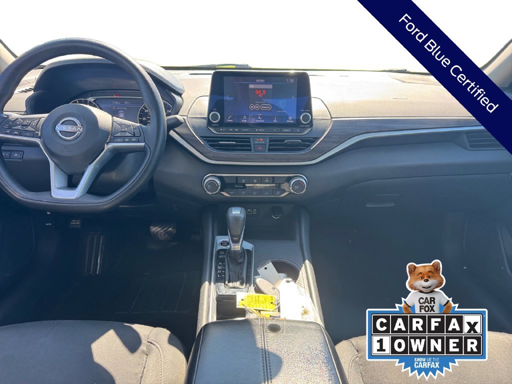 Used 2025 Nissan Altima 2.5 SV FWD image 14