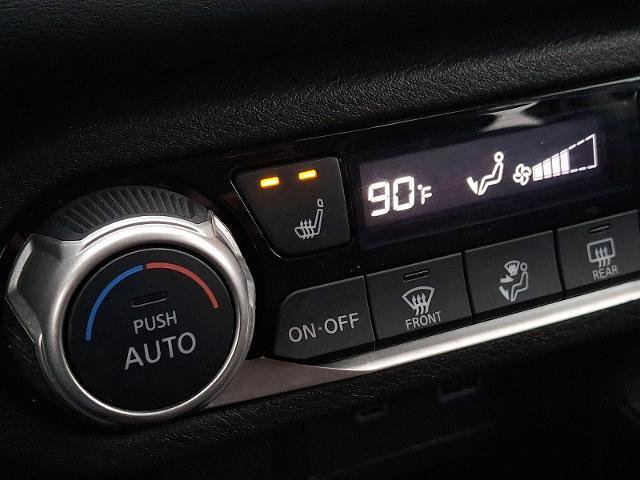 Used 2023 Nissan Versa SR w/ Trunk Package image 23