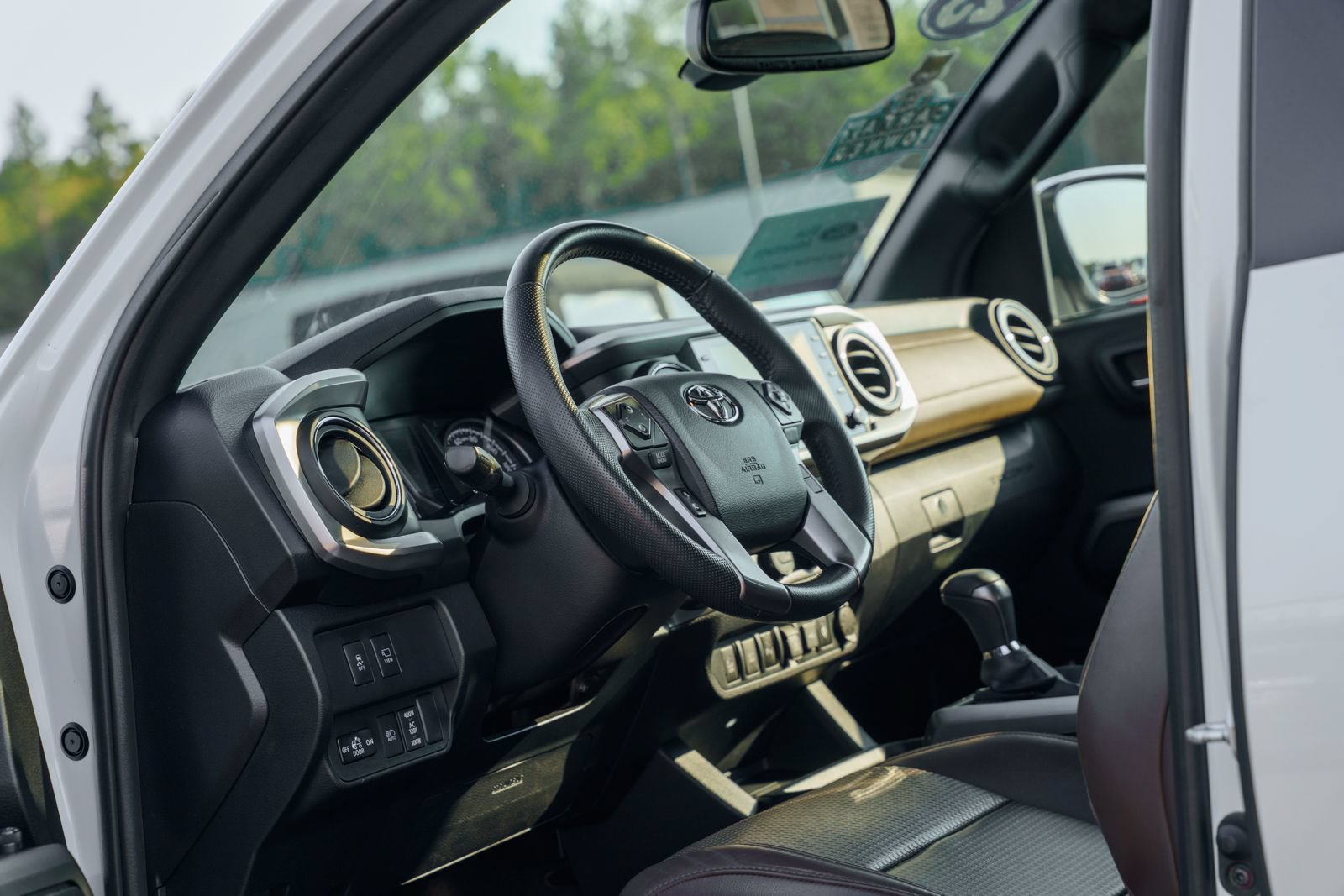 Used 2023 Toyota Tacoma Limited AWD/4WD image 18