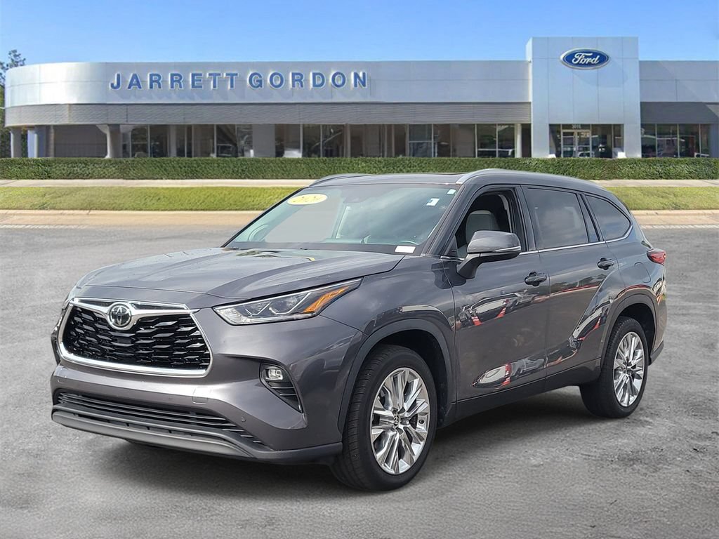 Used 2020 Toyota Highlander Limited FWD image 3