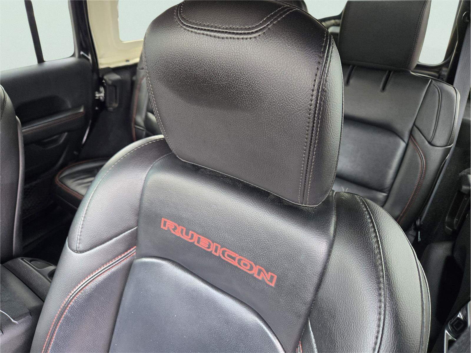 Used 2018 Jeep Wrangler Unlimited Rubicon AWD/4WD image 24