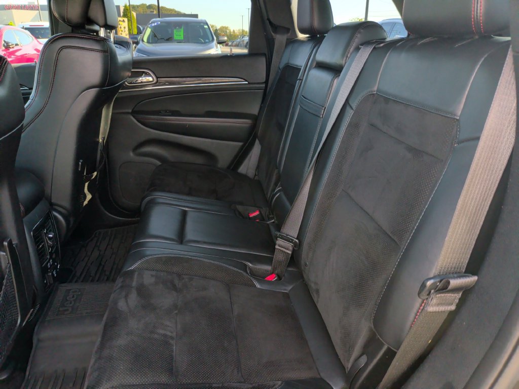 Used 2017 Jeep Grand Cherokee Trailhawk AWD/4WD image 13