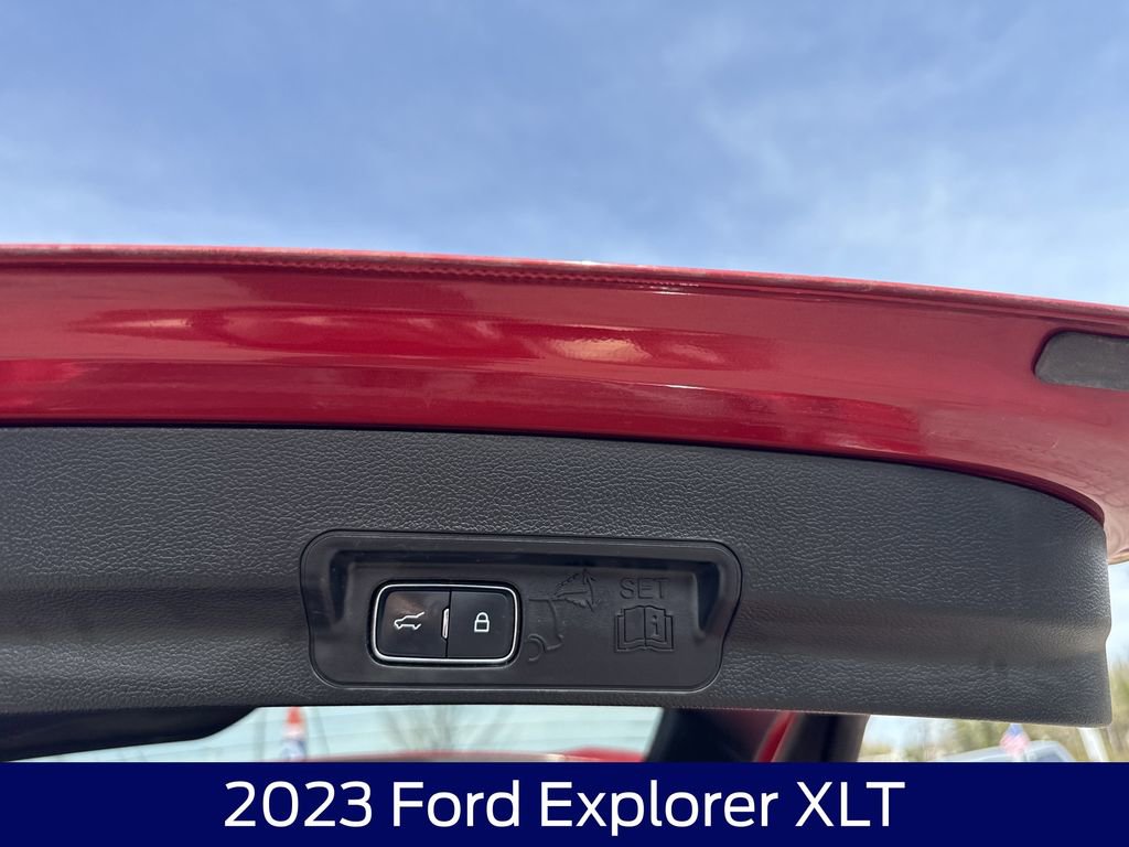 Certified 2023 Ford Explorer XLT w/ Equipment Group 202A AWD/4WD image 18