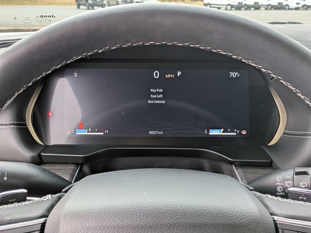 Used 2025 Jeep Grand Cherokee Limited w/ Black Appearance Package image 20