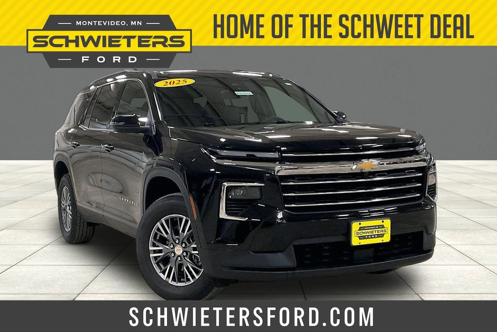 Used 2025 Chevrolet Traverse LT