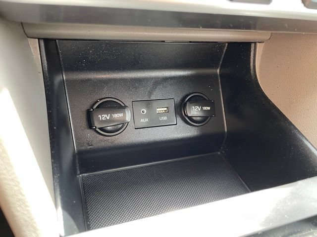 Used 2020 Hyundai Elantra SE FWD image 26