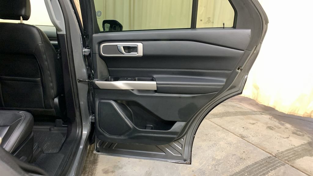 Certified 2022 Ford Explorer XLT w/ Equipment Group 202A image 15