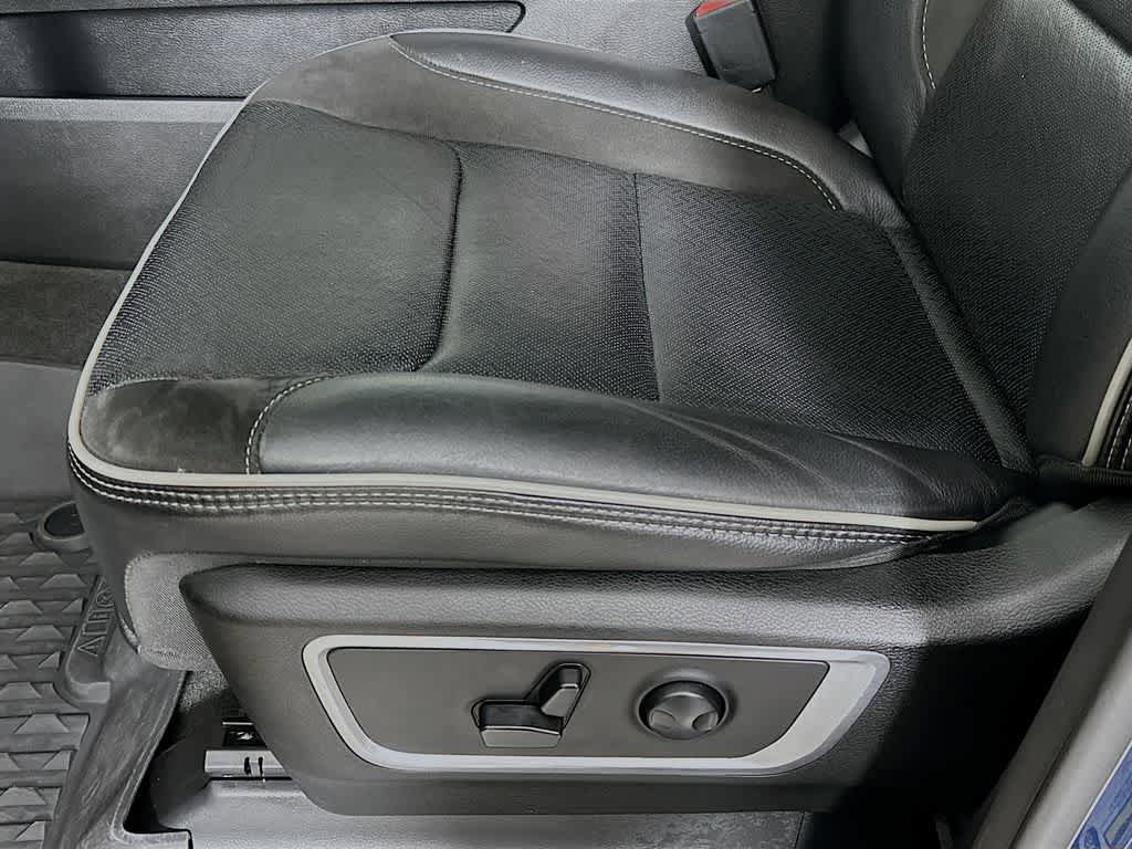 Used 2023 RAM 1500 Laramie AWD/4WD image 30